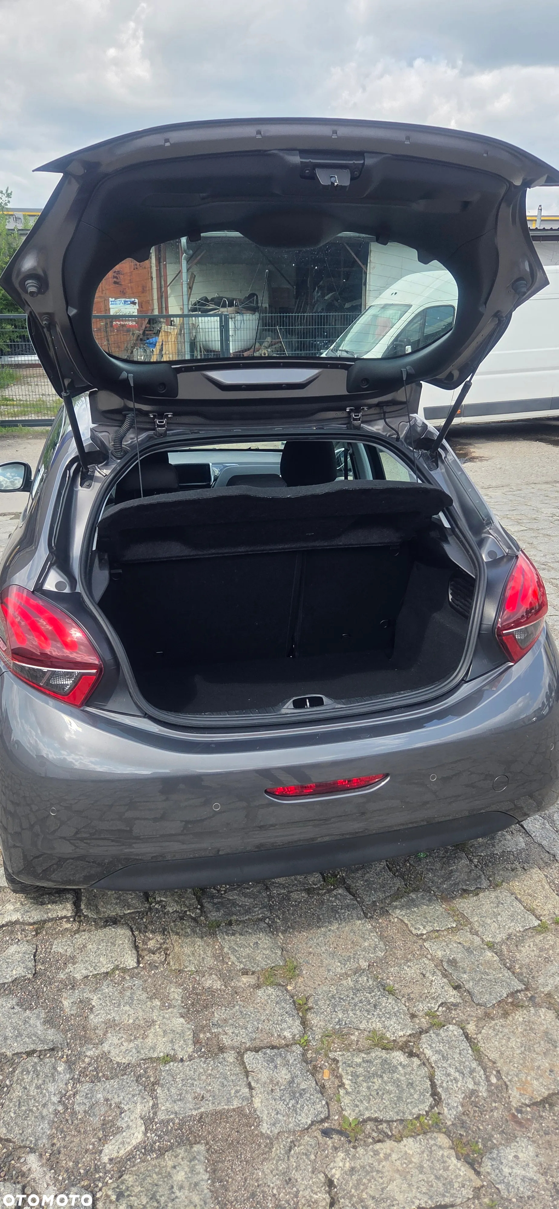 Peugeot 208 PureTech 110 Stop & Start Allure - 16