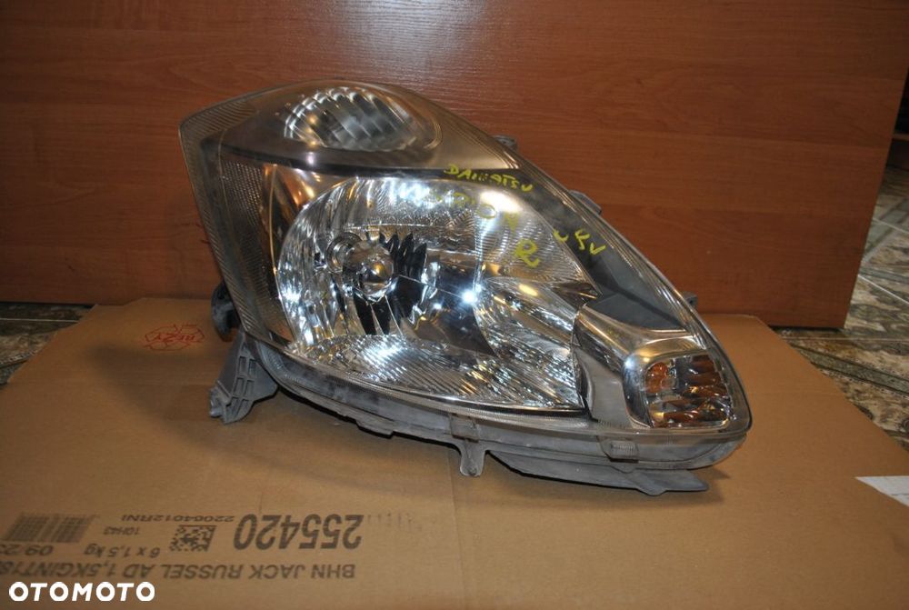 Lampa Daihatsu Sirion EU - 2