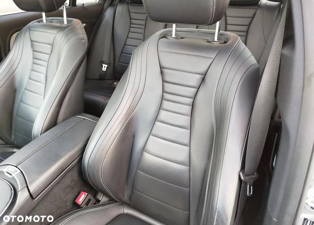Mercedes-Benz Klasa E 300 9G-TRONIC AMG Line - 11