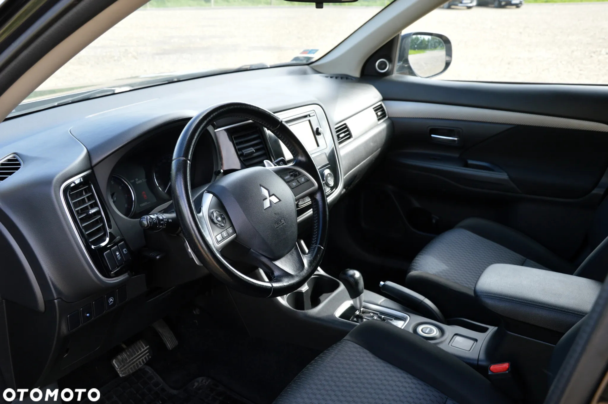 Mitsubishi Outlander 2.0 Intense + - 8