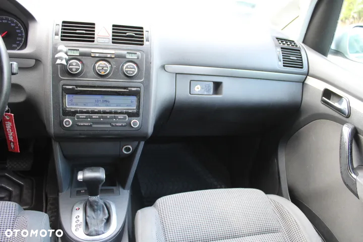 Volkswagen Touran 2.0 TDI Highline DSG - 7