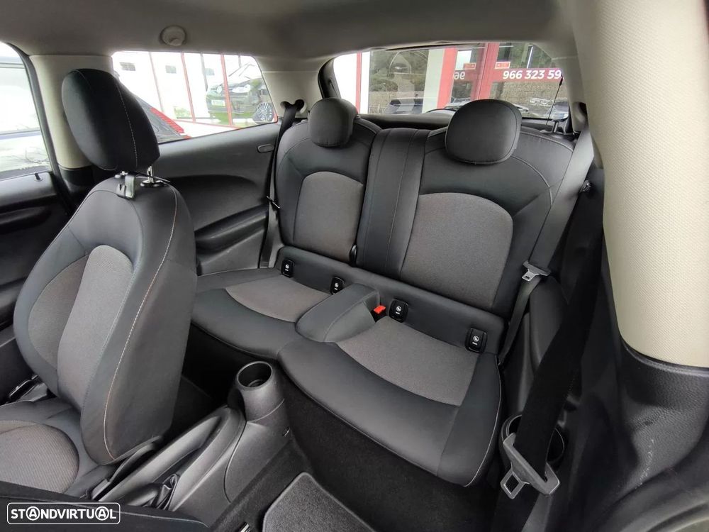 MINI 3 Portas One D - 8