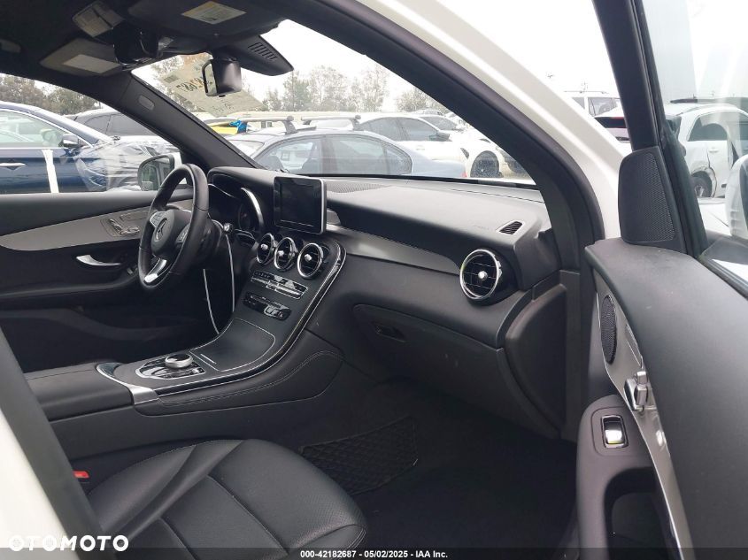 Mercedes-Benz GLC - 29