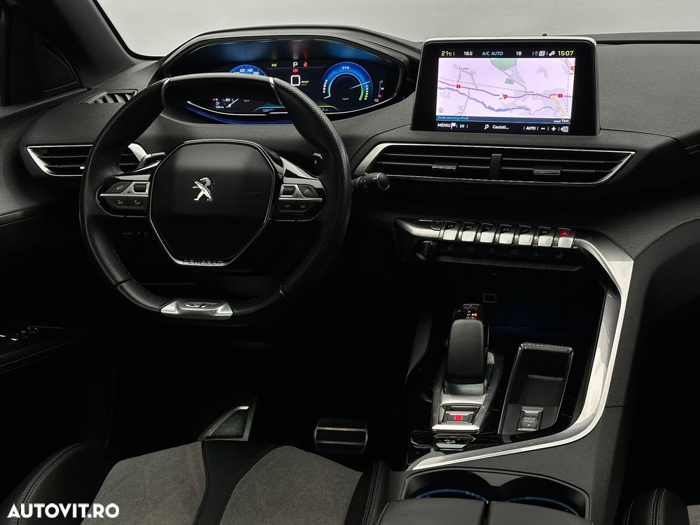 Peugeot 3008 PHEV EAT8 4X4 GT Pack - 8