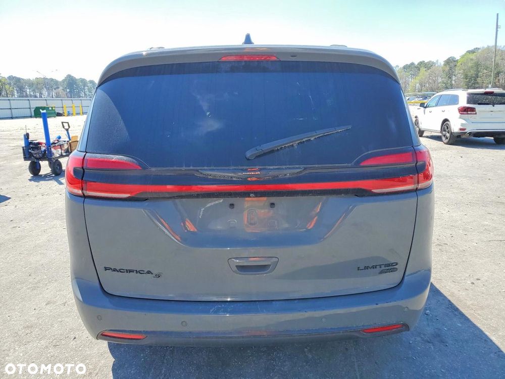 Chrysler Pacifica - 9