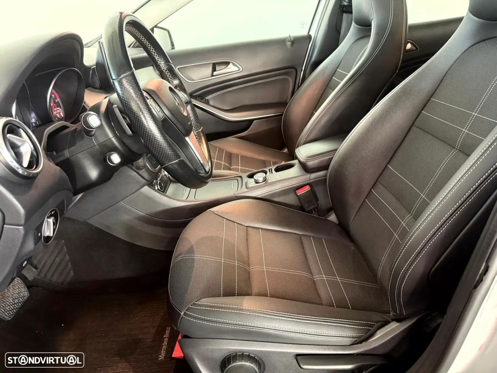 Mercedes-Benz GLA 200 - 22