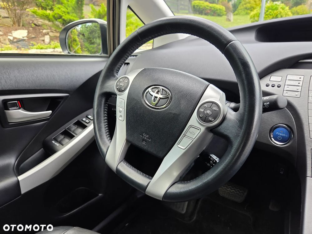 Toyota Prius (Hybrid) Executive - 20