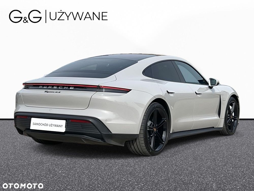 Porsche Taycan - 6
