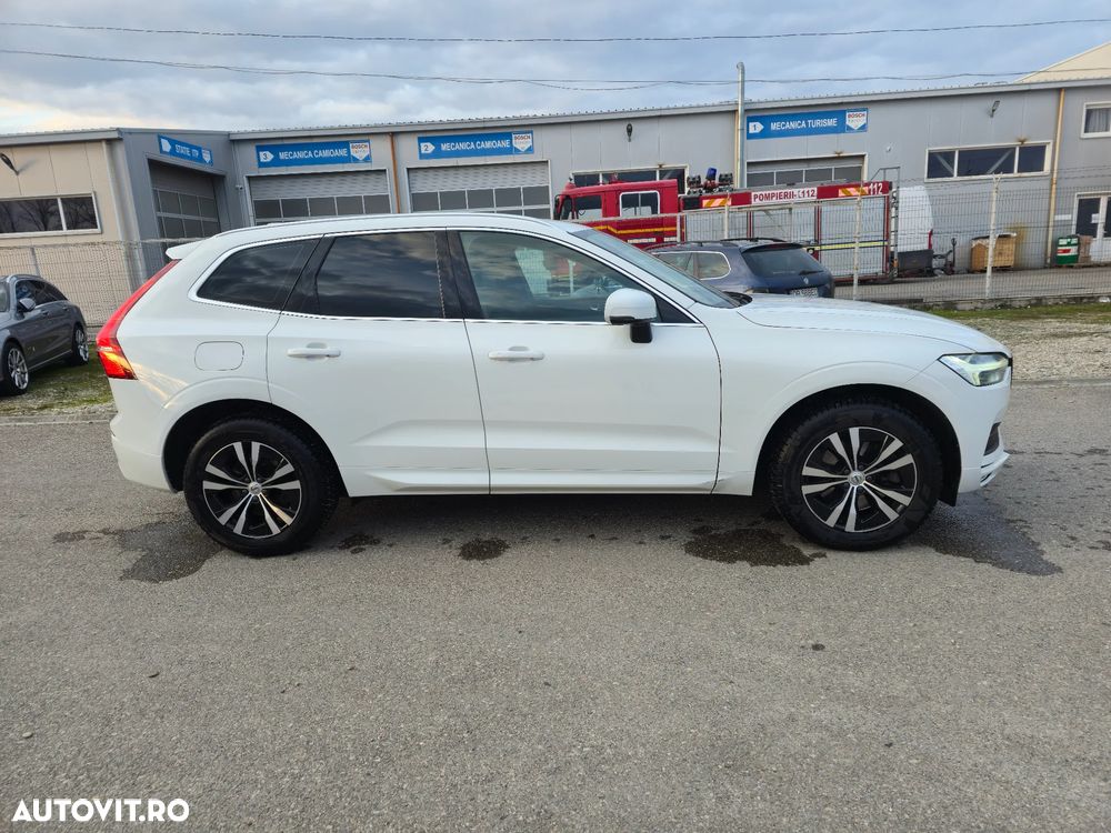Volvo XC 60 B4 MHEV AT8 FWD Momentum - 19