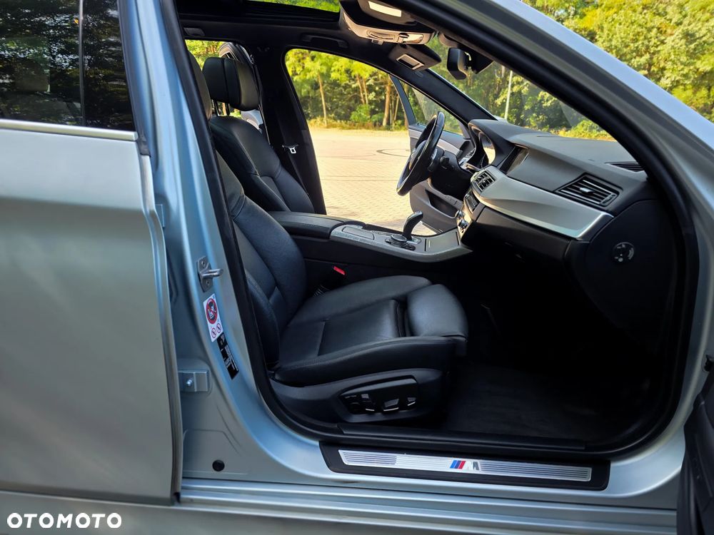 BMW Seria 5 530d xDrive - 30