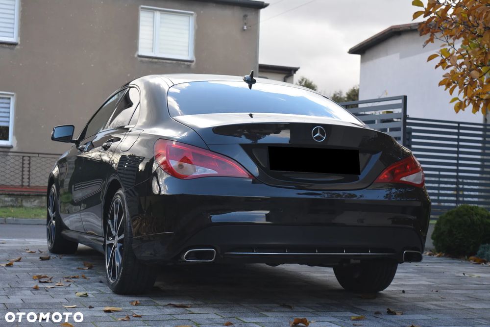 Mercedes-Benz CLA 180 7G-DCT StreetStyle - 4