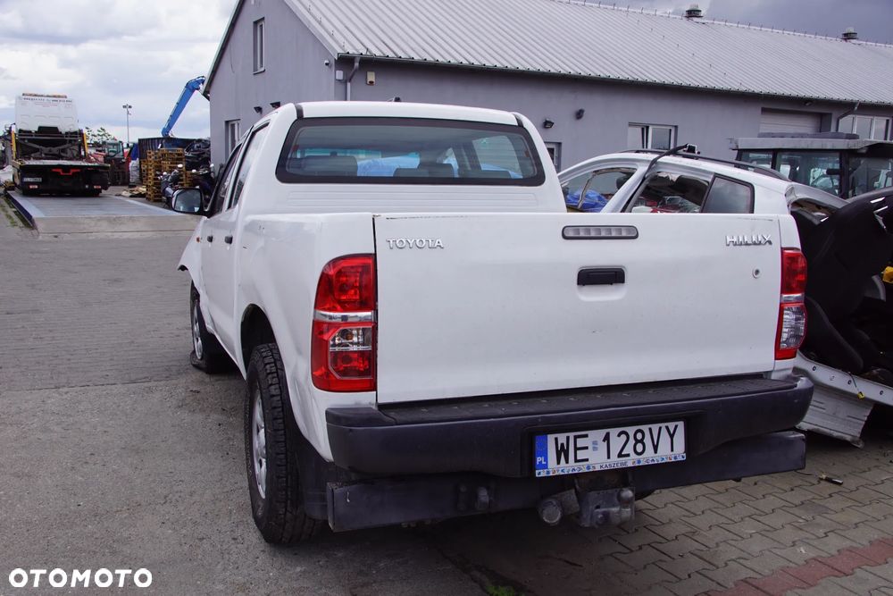 Auto na części - Toyota Hilux VII Lift 2.5 D-4D 144 KM 2KD-FTV 33030-0K750 040 2011R Silnik Skrzynia Drzwi Błotnik Zderzak Burta Lampa Lusterko Klamka Szyba Deska Kokpit Sterownik Moduł Czujnik Licznik Panel Kierownica - 6