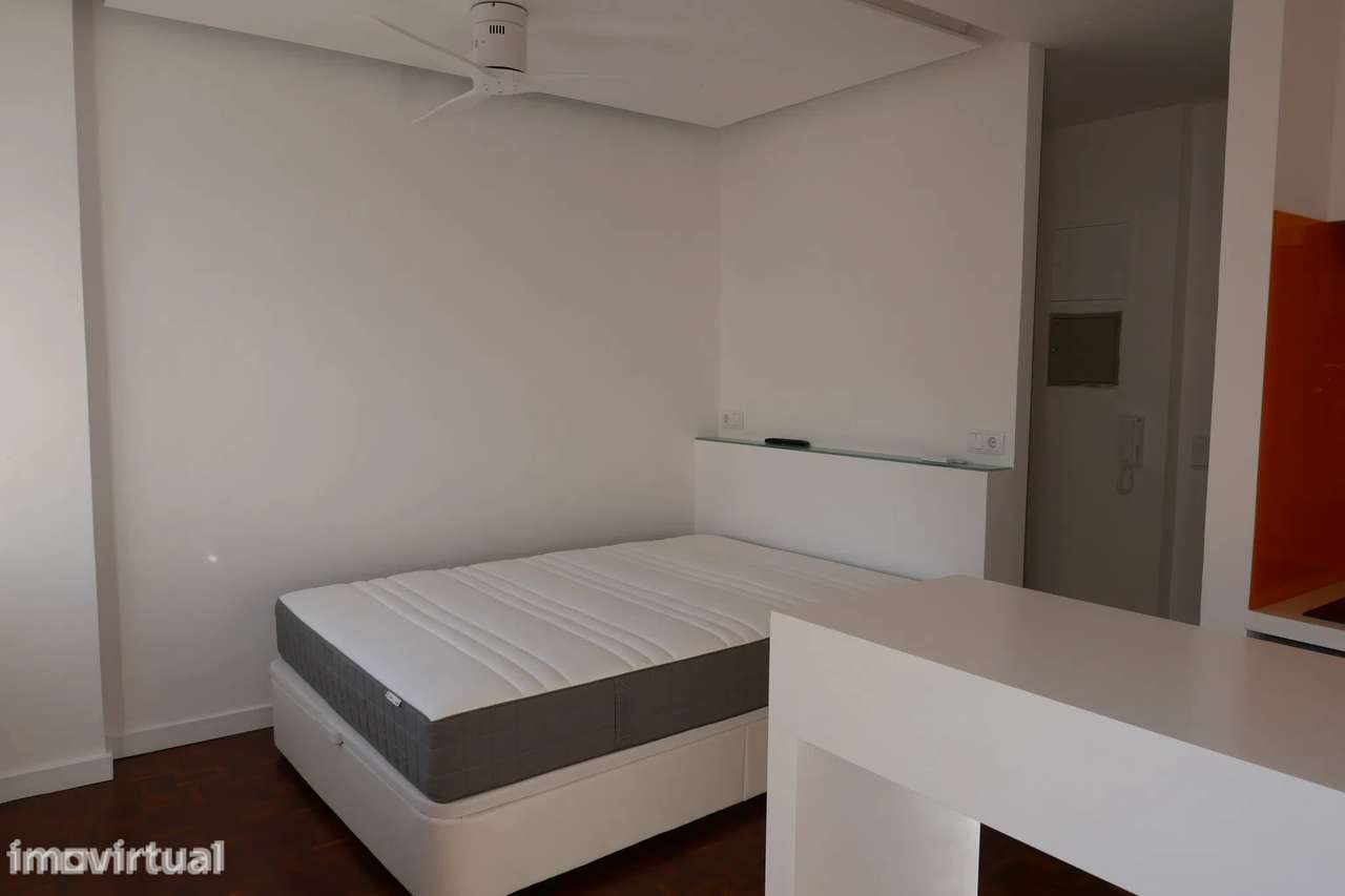 Apartamento mobilado T0, Praça do Comércio. Excelente, com licença AL - Grande imagem: 2/8
