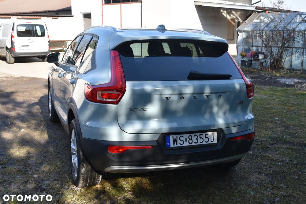 Volvo XC 40 T5 AWD Geartronic Momentum Pro - 11