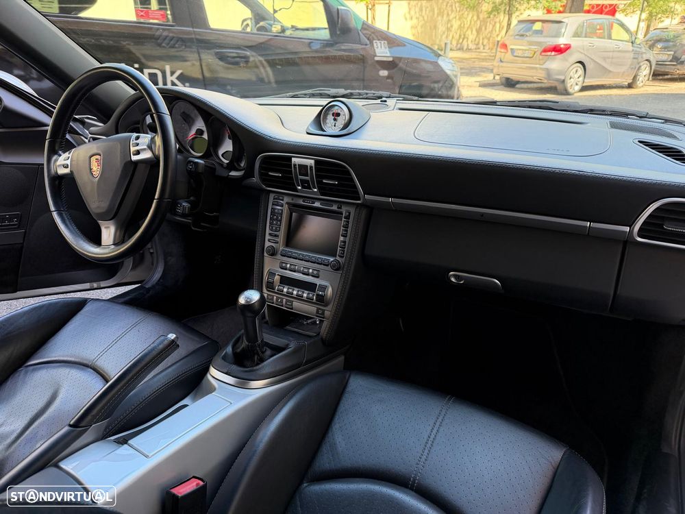 Porsche 911 (997) Carrera 4 S - 24