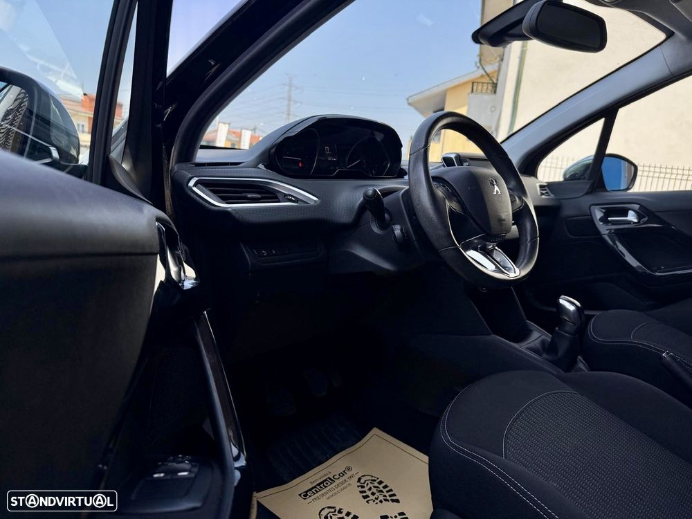 Peugeot 208 1.2 PureTech Style - 11
