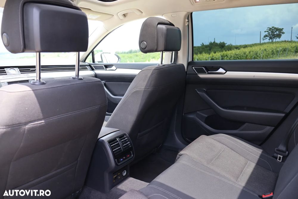 Volkswagen Passat 2.0 TDI DSG Comfortline - 8