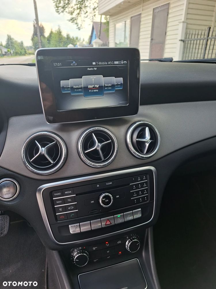 Mercedes-Benz CLA 200 d 7G-DCT - 22