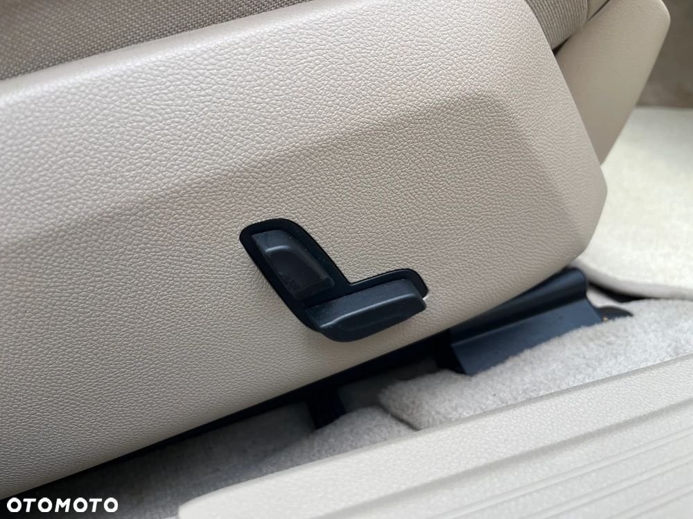 Mercedes-Benz Klasa E 350 CGI BlueEFFICIENCY Elegance - 19