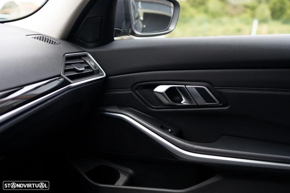 BMW 320 d Line Sport Auto - 24