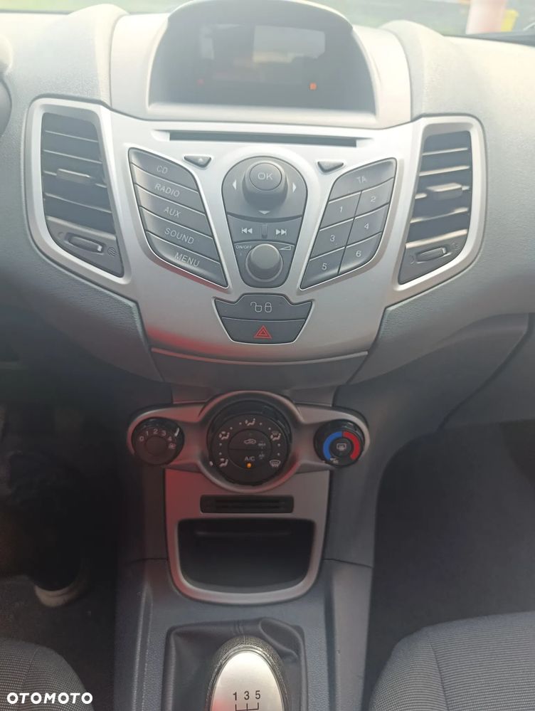 Ford Fiesta 1.25 Champions Edition - 11
