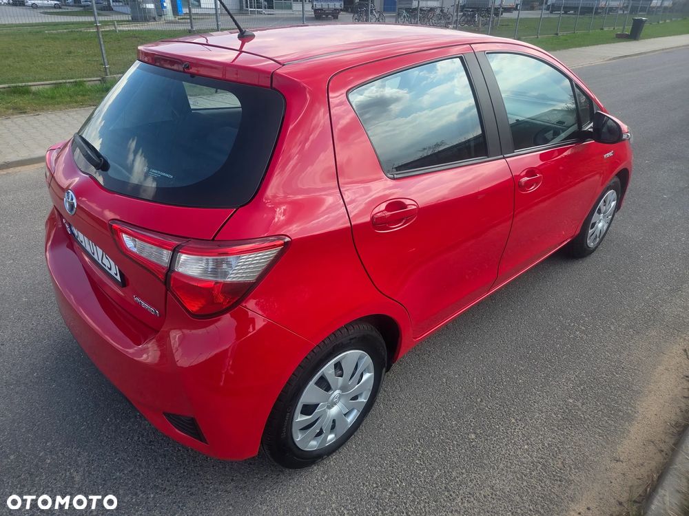 Toyota Yaris Hybrid 100 Dynamic EU6 - 11