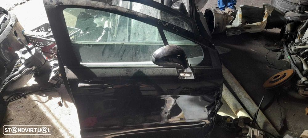 Porta frente direita peugeot 308 - 1