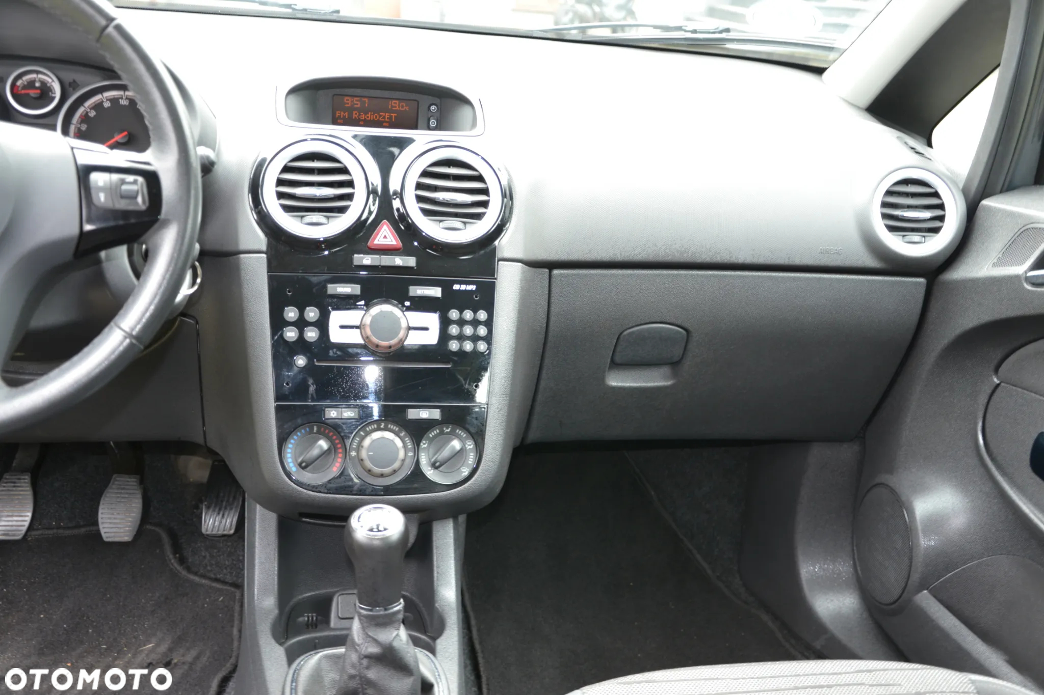 Opel Corsa 1.2 16V Color Edition - 9