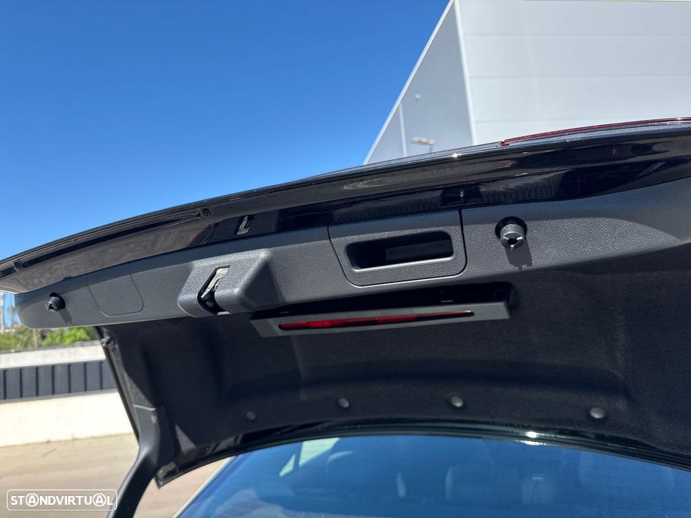 Mercedes-Benz E 300 Standard - 19