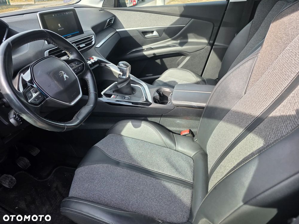 Peugeot 3008 PureTech 130 Stop & Start GPF Allure - 11
