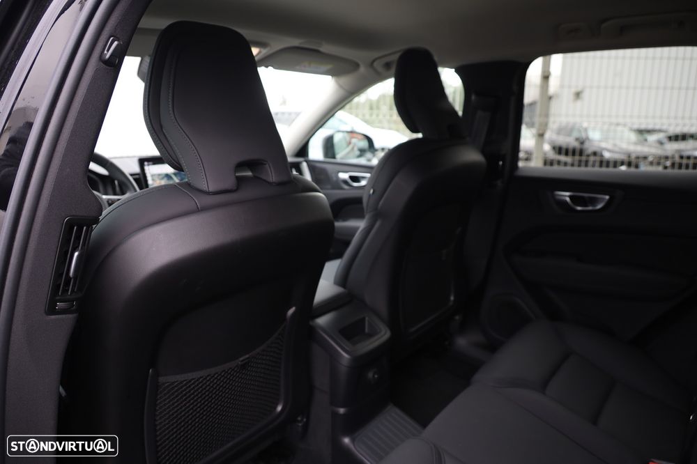 Volvo XC 60 2.0 T6 PHEV Core AWD - 10