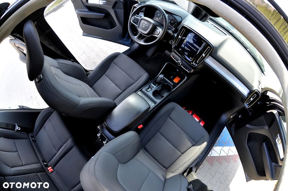 Volvo XC 40 D3 Momentum Pro - 24