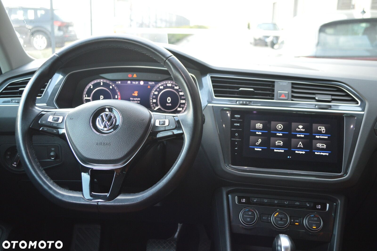 Volkswagen Tiguan - 24