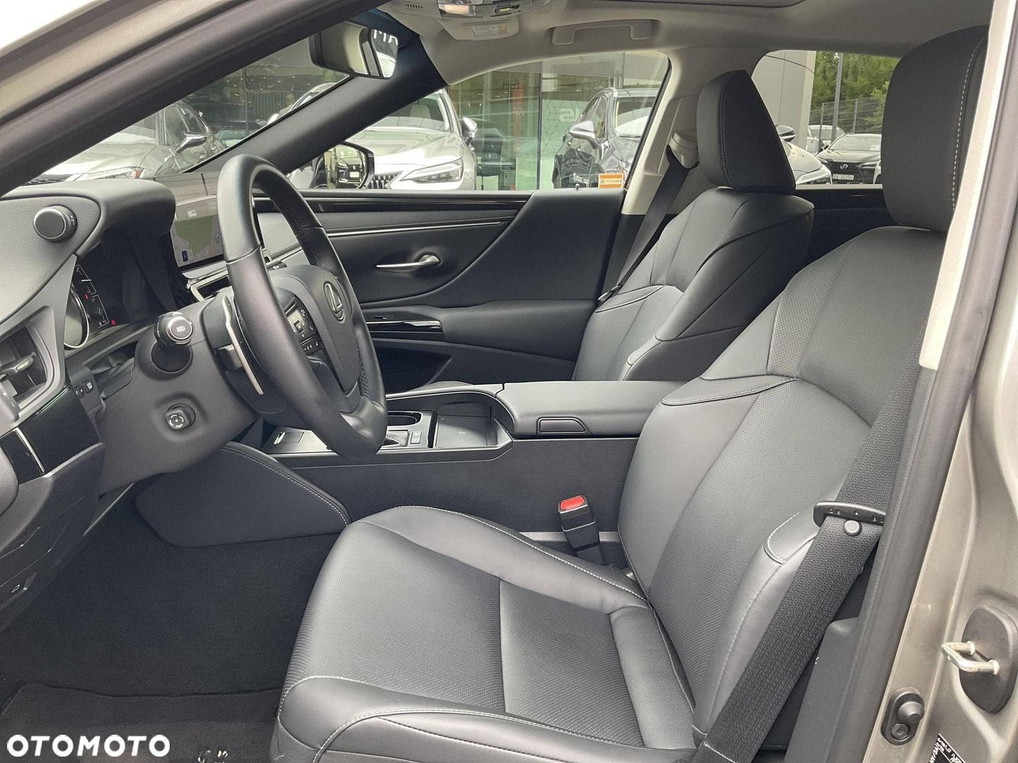 Lexus ES 300h Business Edition - 9
