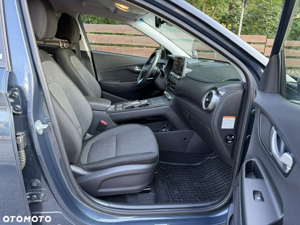 Hyundai Kona 49kWh Executive Plus - 15
