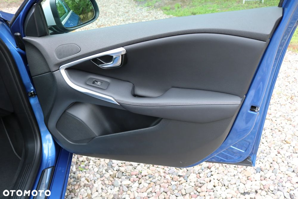 Volvo V40 D3 Drive-E R-Design Momentum - 15