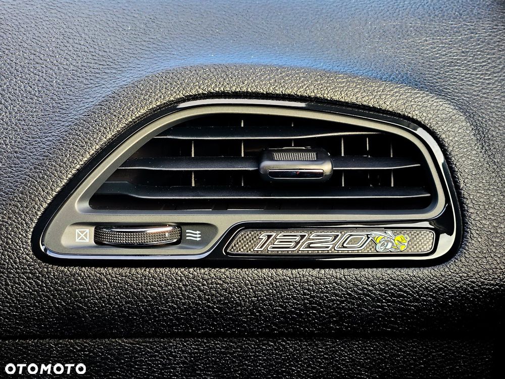 Dodge Challenger - 14