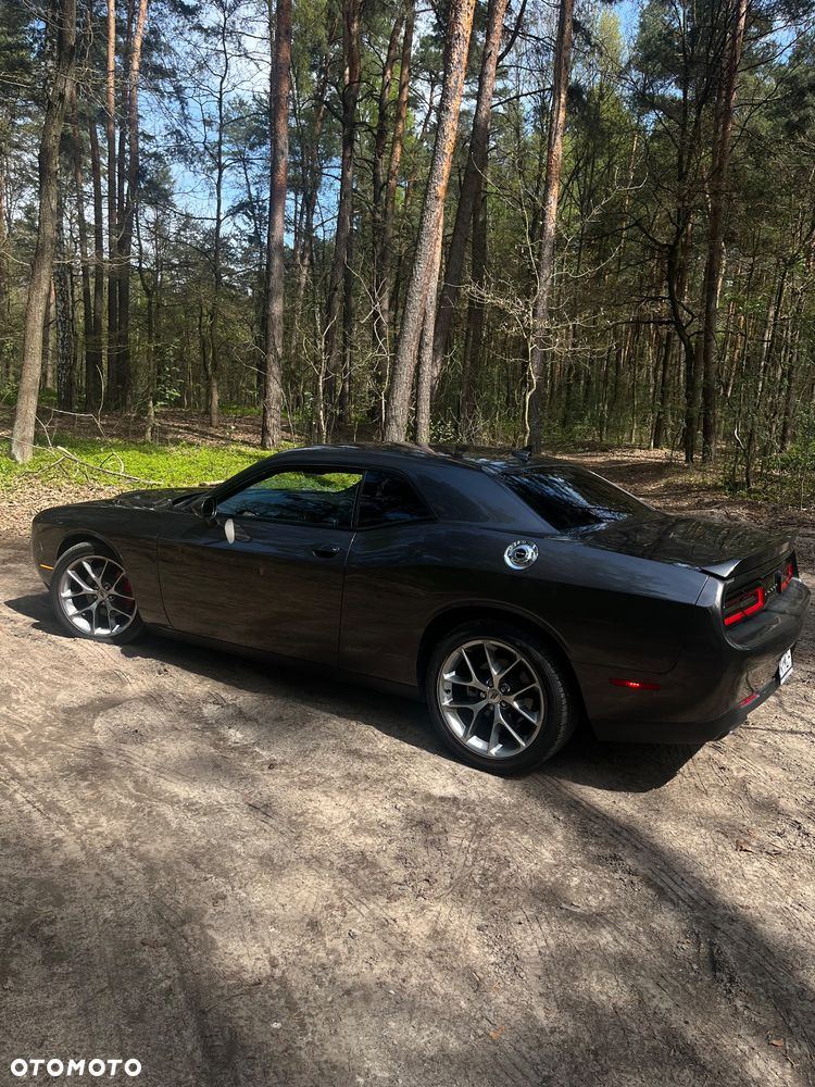 Dodge Challenger - 10