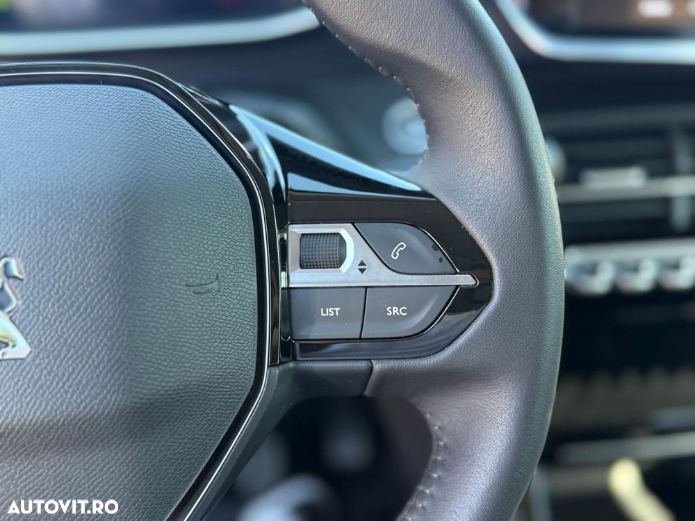 Peugeot 2008 1.2 L PureTech STT Allure - 21