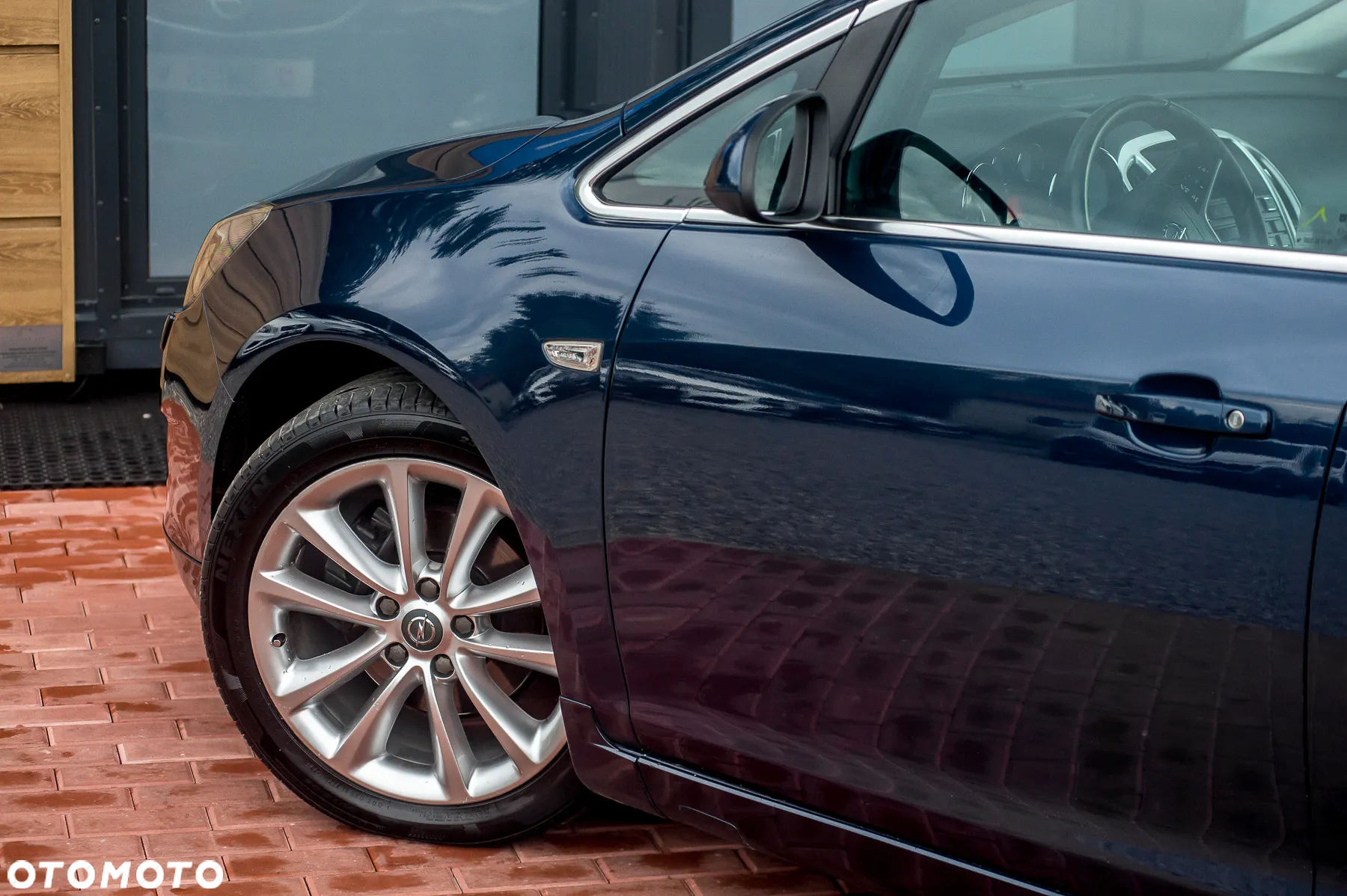 Opel Astra 1.6 Turbo Cosmo - 7
