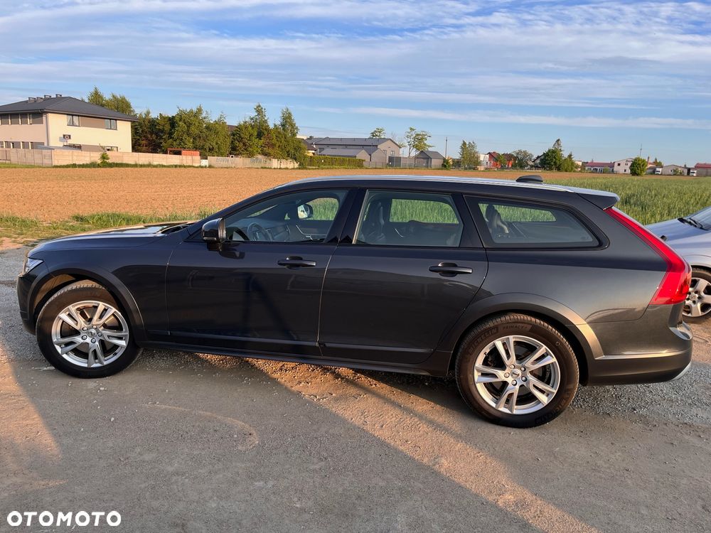 Volvo V90 D4 AWD Geartronic Momentum - 4