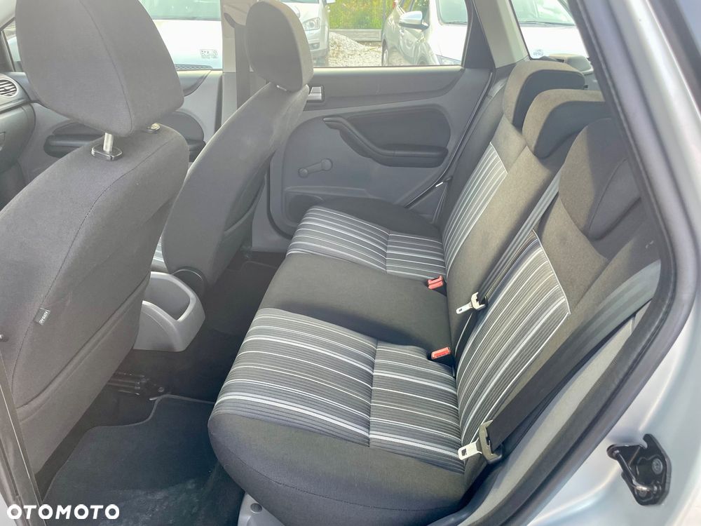Ford Focus 1.6 16V Fun - 23