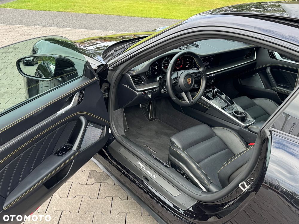 Porsche 911 Turbo S - 16