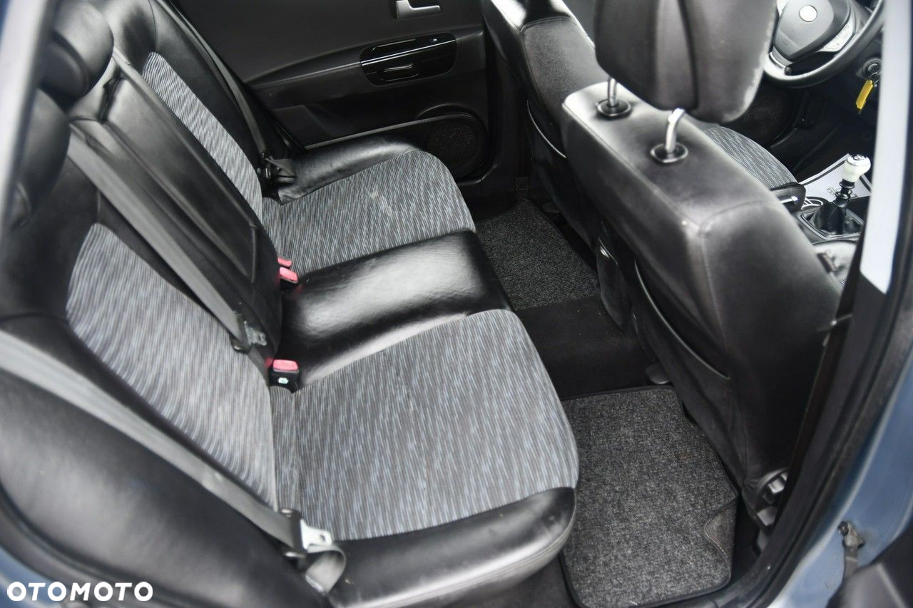 Kia Ceed - 16