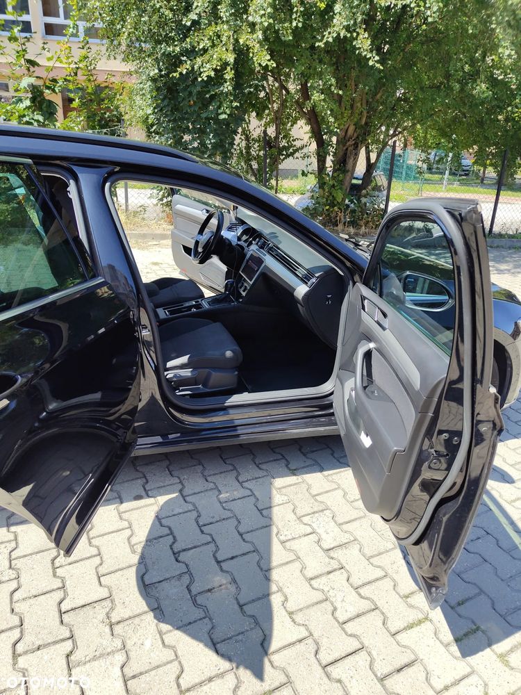 Volkswagen Passat 2.0 TDI SCR DSG Comfortline - 8