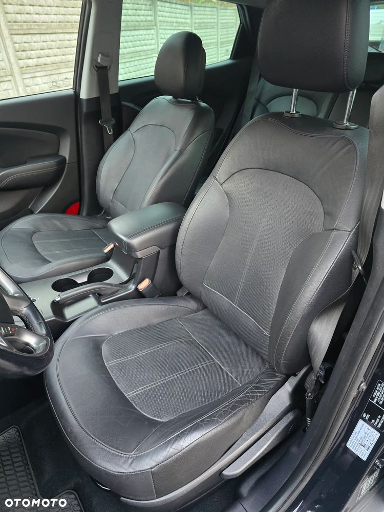 Hyundai ix35 2.0 CRDi 4WD Automatik Premium - 14