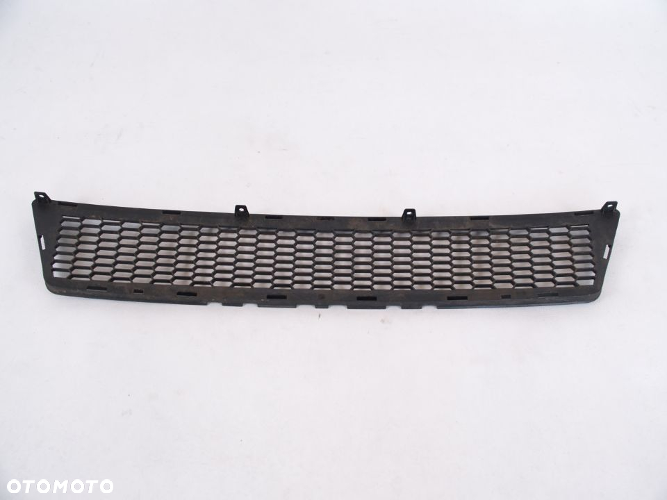 Toyota Verso Atrapa kratka zderzaka przedniego 09r 2009 - 2