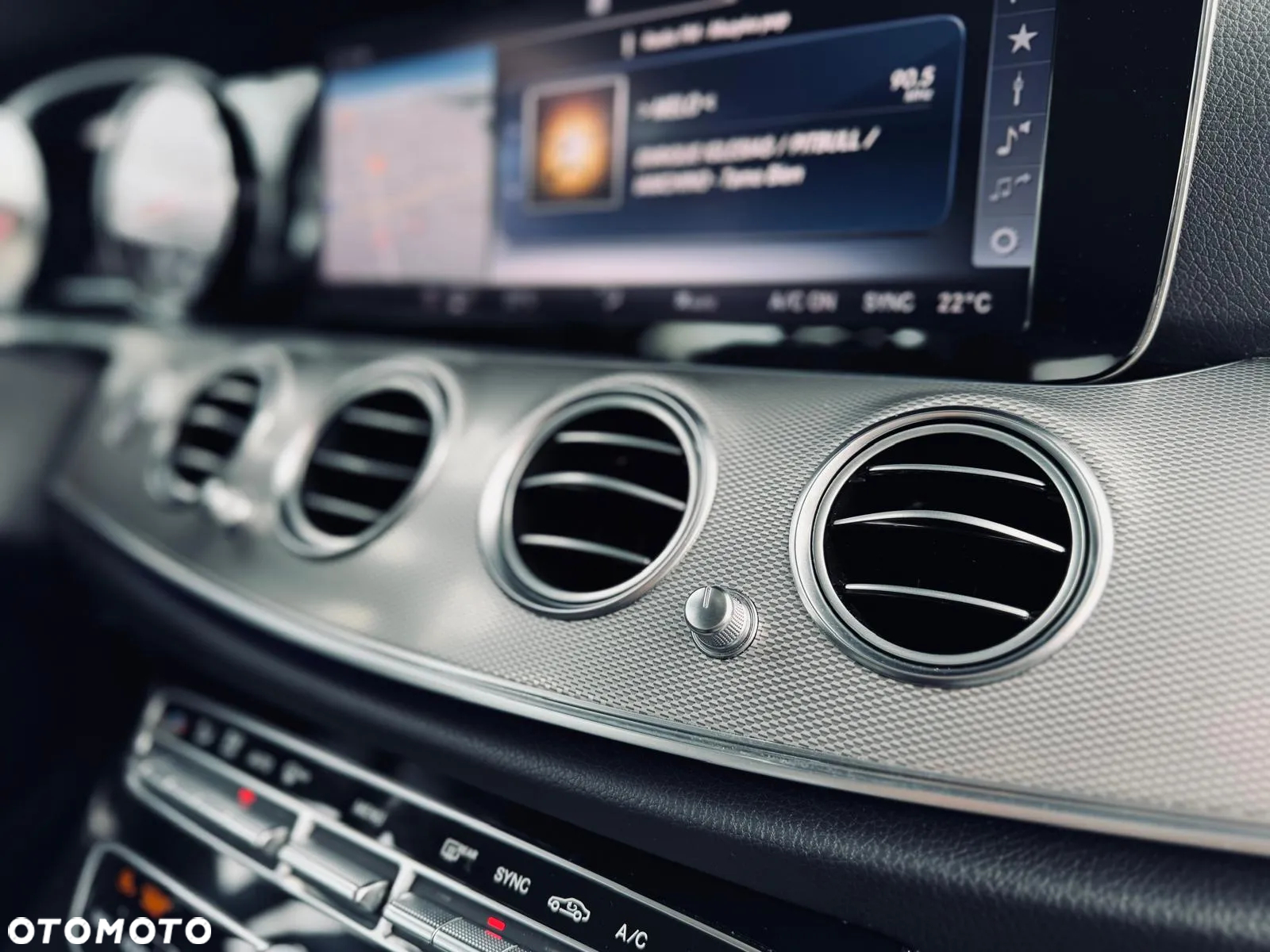 Mercedes-Benz Klasa E 220 d T 9G-TRONIC Avantgarde - 37
