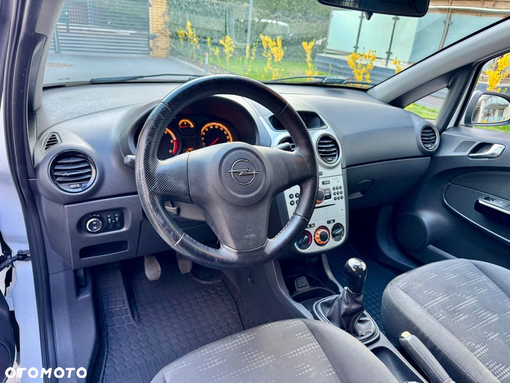 Opel Corsa - 16