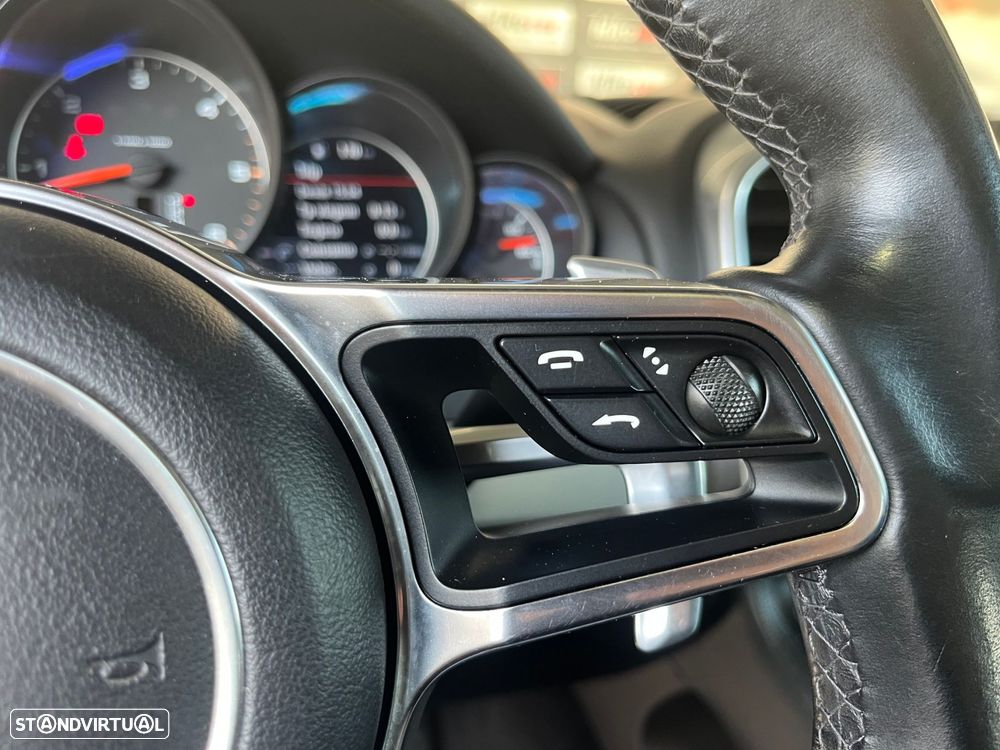 Porsche Cayenne Standard - 24